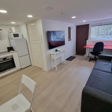 Modern Basement With Huge Terrace, Great View From It And Free Parking Apartamento Ålesund